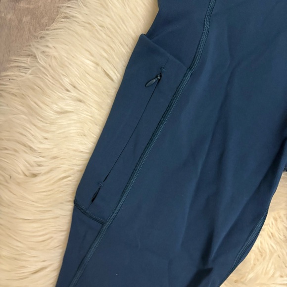 Athleta Up for Anything 7/8 Navy Leggings constellation blue sz medium - Picture 4 of 10